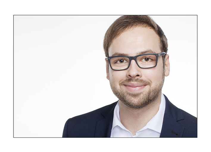 Julian Kohl, HR-Manager bei der milch & zucker AG wird einen innovativen Impuls zum Thema „Remote Leadership – Führen im digitalen Zeitalter“ liefern und Ihnen anschließend für Fragen und Erläuterungen zur Verfügung stehen.