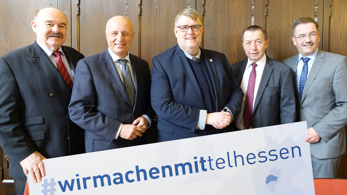 Die Spitzen der Gesellschafterversammlung (links) und des Aufsichtsrates (rechts) mit dem Regionalmanagement-Geschäftsführer (v.l.n.r.): Klaus Repp, Wolfram Dette, Jens Ihle, Rainer Schwarz, Manfred Wagner