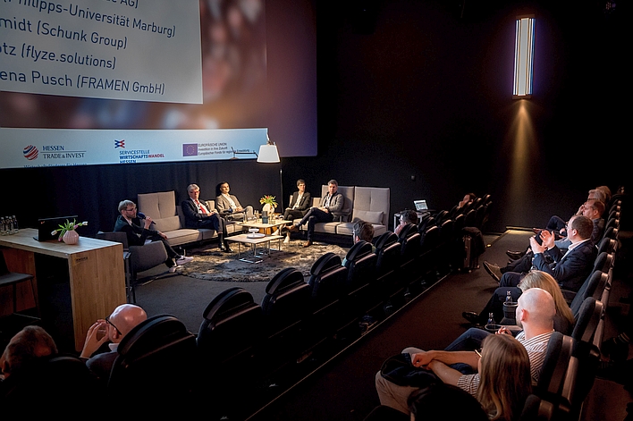 Das Panel mit Friedhelm Loh, Manuel Stotz, Dr. Petra Schmidt und Prof. Dr. Thomas Nauss