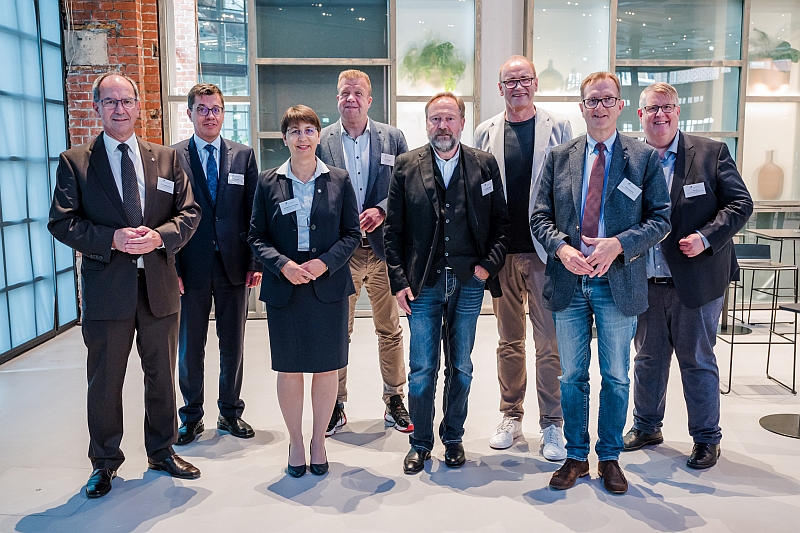 Gruppenfoto des Vorstands des Vereins Mittelhessen